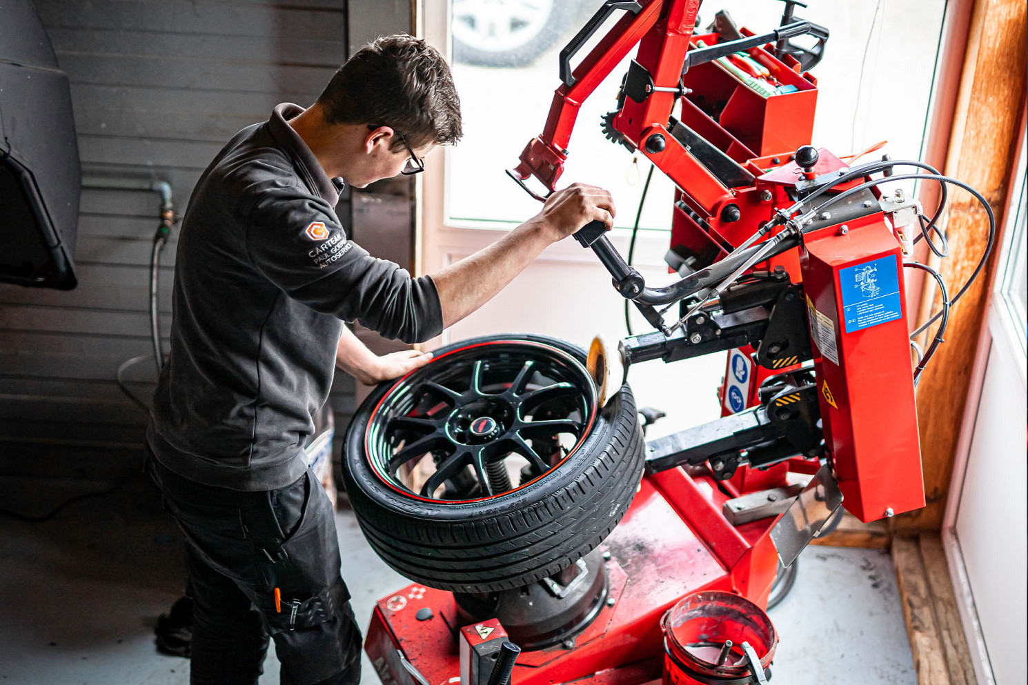 Banden en Montage Carteam Paul Goeman Autoservice