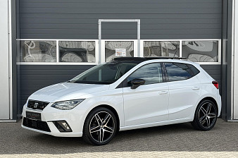 Seat Ibiza 1.0 TSI FR Business Intense | Pano | LED | Parkeer sensor | Draadloos opladen |