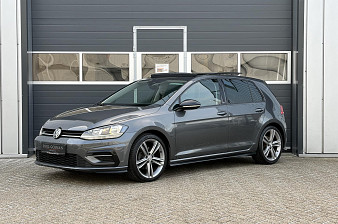 Volkswagen Golf 1.5 TSI Highline Business R | R line | Panoramadak | Dodehoek | Stoel verwarming | Carplay |