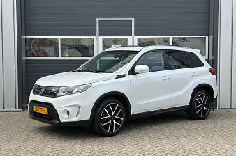 Suzuki Vitara 1.6 High Executive | Pano | LED | Keyless | Stoel verwarming | Camera |