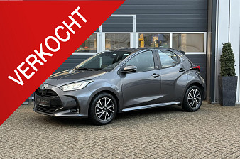 Toyota Yaris 1.5-l-VVT-i Hybrid CVT Luxe | LED | Parkeer sensoren | Camera | Dodehoek |