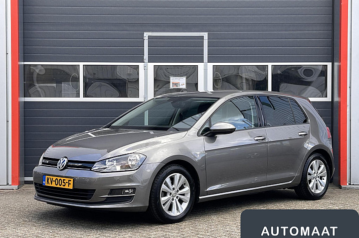 Volkswagen Golf 1.0 TSI Comfortline | Camera | Parkeer sensoren | Dode hoek | ACC |