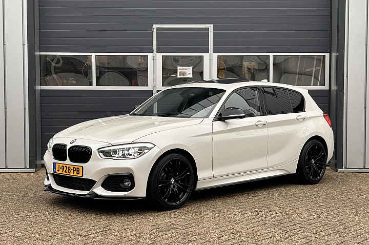 BMW 1 Serie 118i High Executive | M pakket | Leder | Pano | Navi |