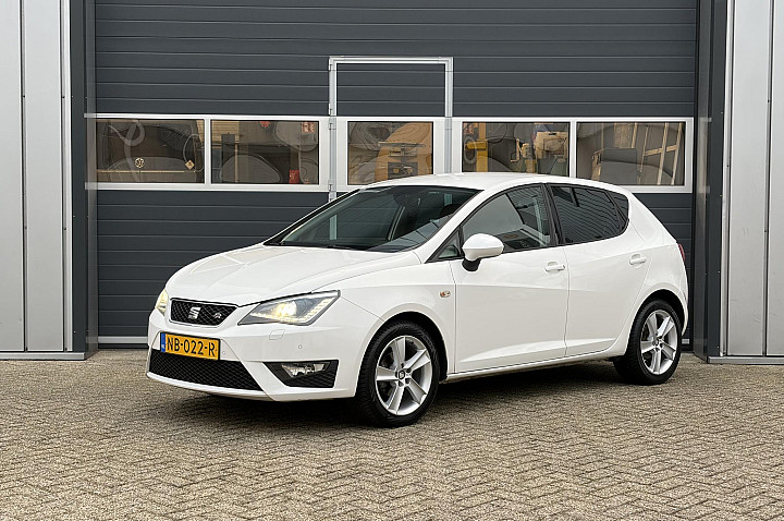 Seat Ibiza 1.0 EcoTSI FR Connect | Xenon | Parkeer sensoren | Cruise |