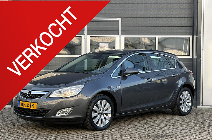 Opel Astra 1.6 Turbo Cosmo | Lichtmetaal | Climate | Navi | Parkeer sensoren |