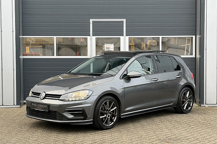 Volkswagen Golf 1.5 TSI Highline | R Line | Pano | Carplay | Parkeer sensoren |