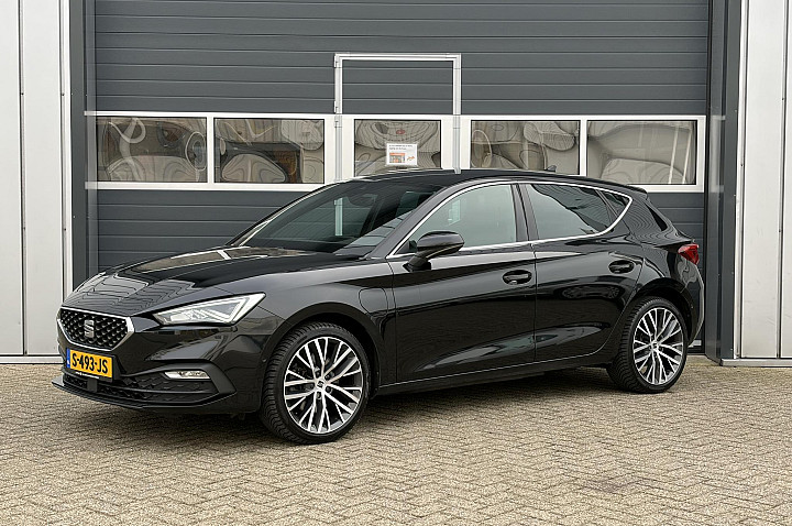 Seat Leon Sportstourer 1.4 TSI eHybrid PHEV Xcellence Business Intense | LED | Climate | Camera | Parkeer sens