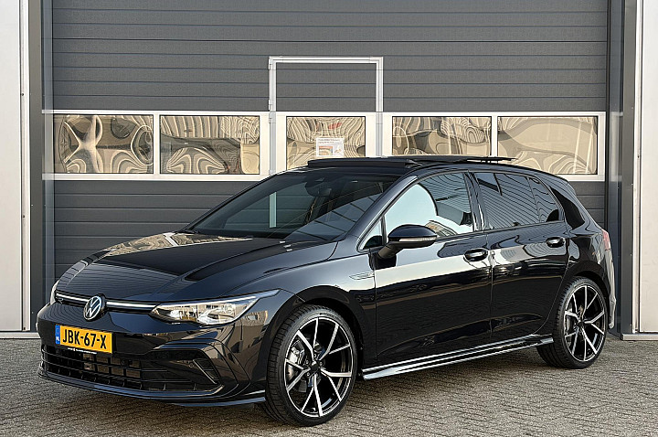Volkswagen Golf 1.5 eTSI R-Line Business | Pano | Stoel verwarming | LED | Climate |
