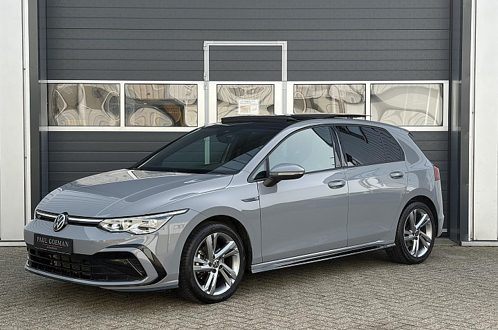 Volkswagen Golf VIII 1.5 eTSI 110kW R-Line DSG | Pano | LED | Navi | Climate | Camera | Parkeer sensoren |