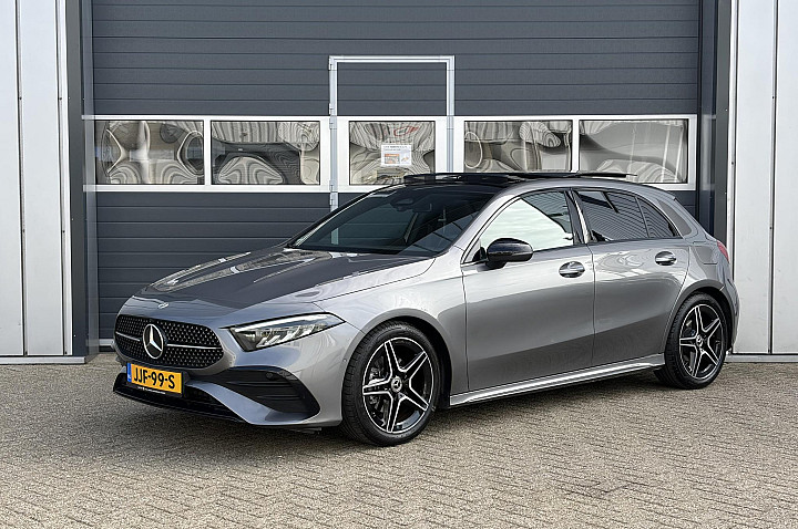 Mercedes-Benz A-Klasse 180 Star Edition | Keyless | Pano | Sfeer | Camera | Stoel verwarming |