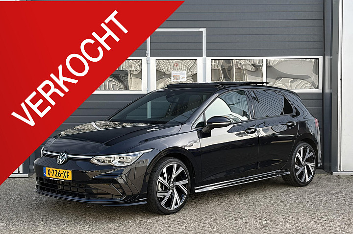 Volkswagen Golf 1.5 eTSI R-Line Business | Panoramadak | Keyless | Stoel verwarming | Camera |