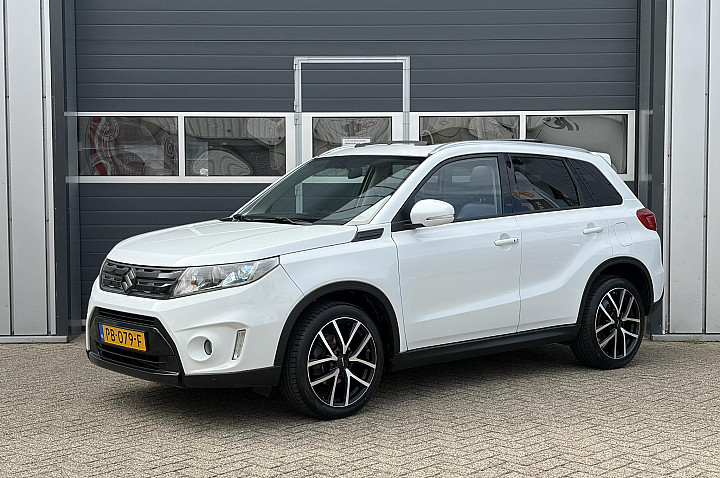 Suzuki Vitara 1.6 High Executive | Pano | LED | Keyless | Stoel verwarming | Camera |