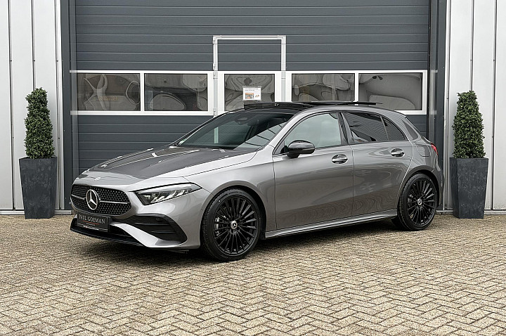 Mercedes-Benz A-Klasse 180 Star Edition | Keyless | Pano | Sfeer | Camera | Stoel verwarming |