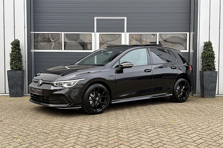 Volkswagen Golf 1.5 eTSI R-Line | Pano | LED | Stoel verwarming | 3x R-Line | Camera | Sfeer |