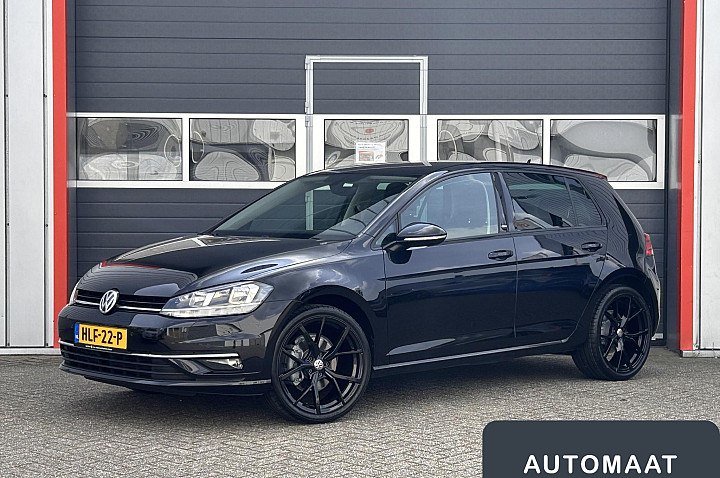 Volkswagen Golf 1.5 TSI Highline | 19 Inch | Verwarmde Zetels | Carplay |