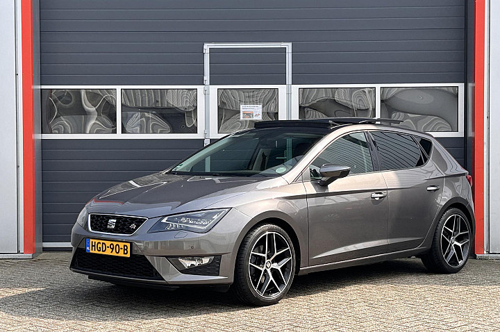 Seat Leon 1.4 TSI FR | Pano | Stoel verwarming | LED | Sensoren |